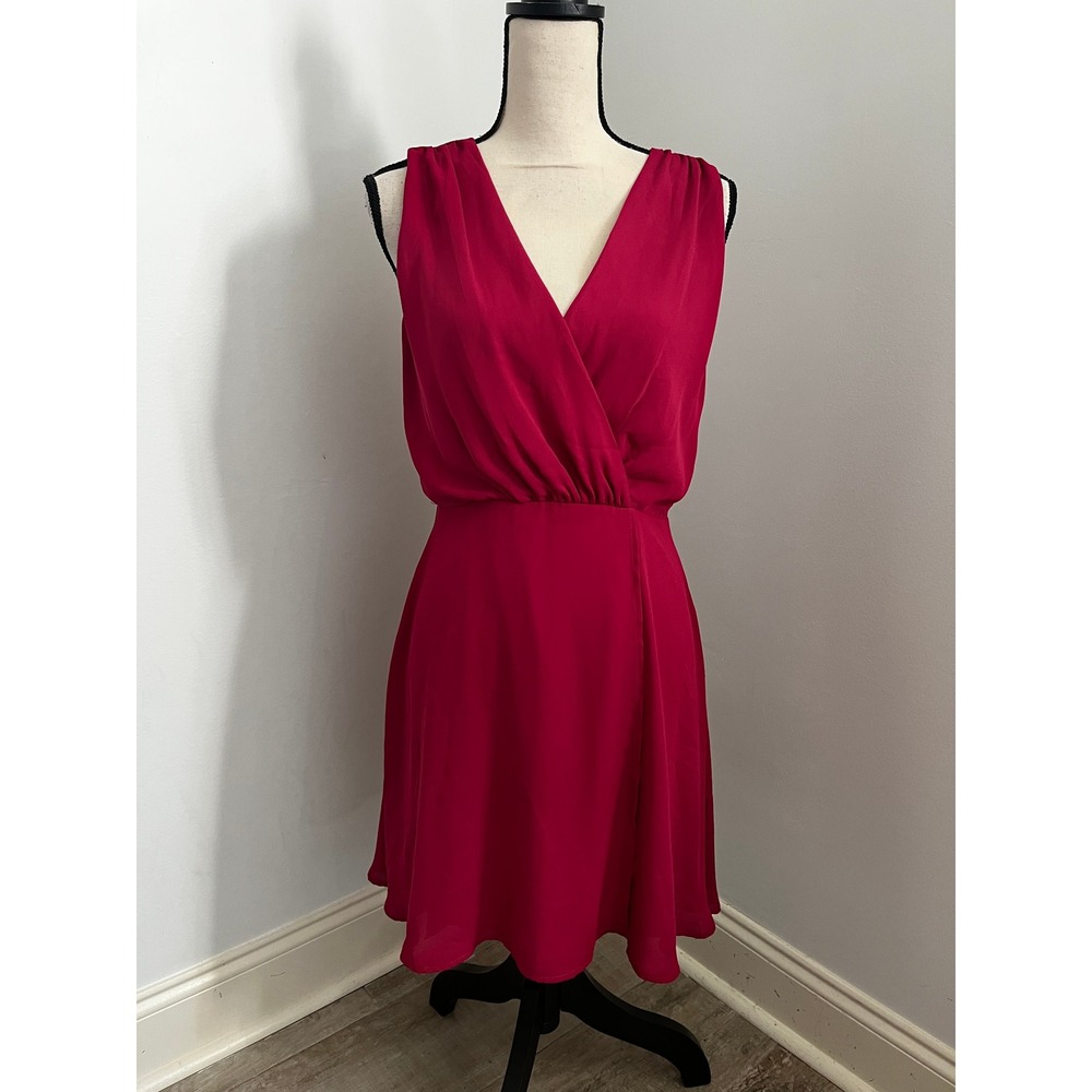 V-Neck Pleated Dress Medium Sleeveless Dark Pink Party Cocktail Minimalist Chic
